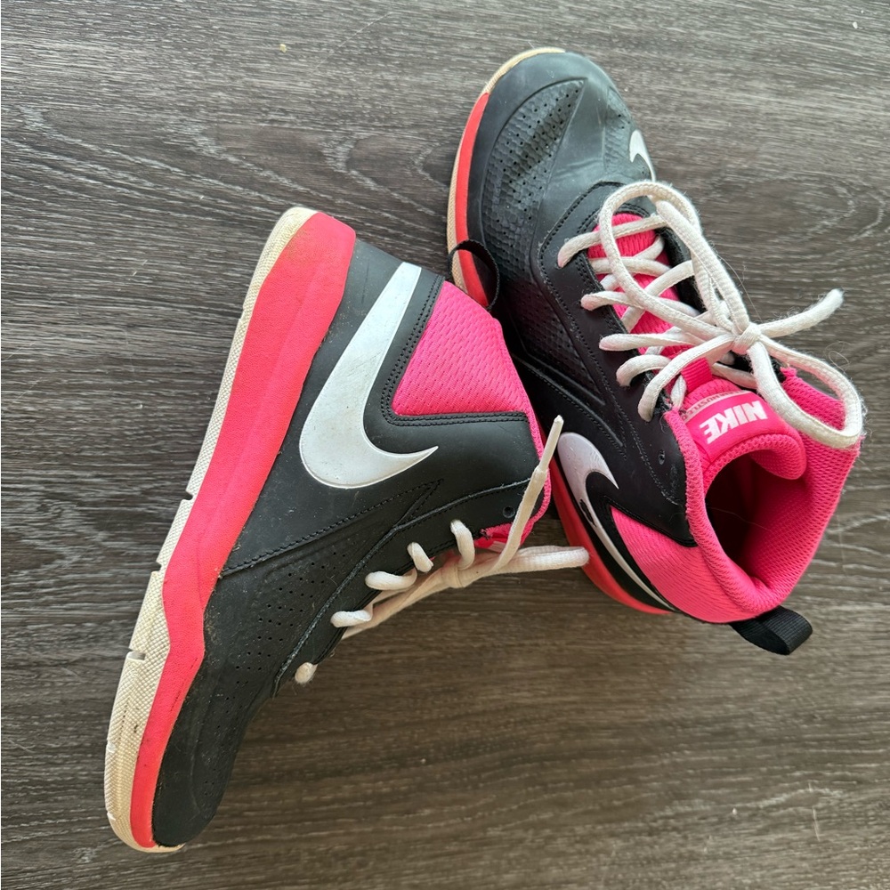 Nike girls high top Black and Pink Athletic Shoes sneakers size 2.5 excellent